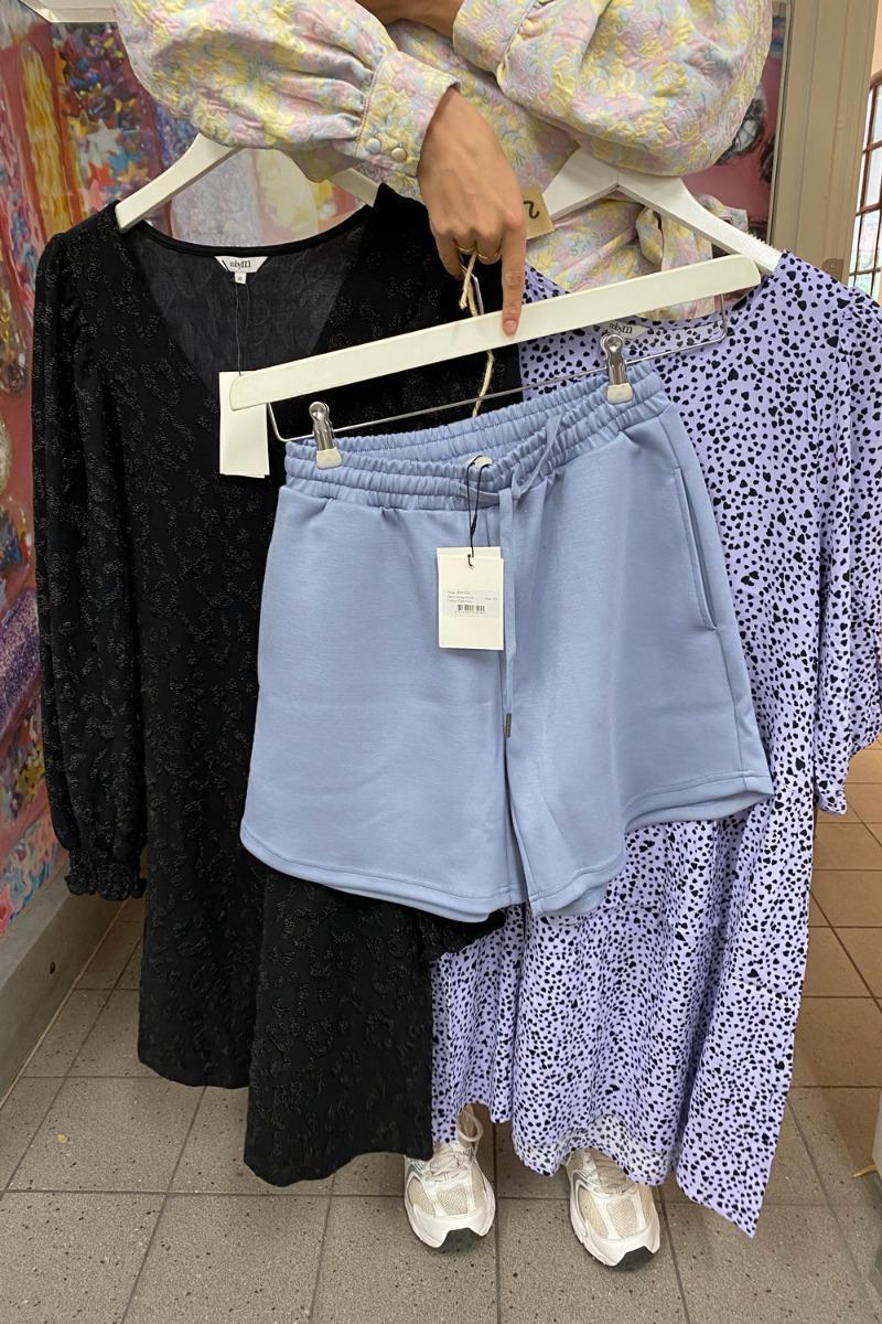 Sjatfest 01: 2 Kjoler & 1 Par Shorts