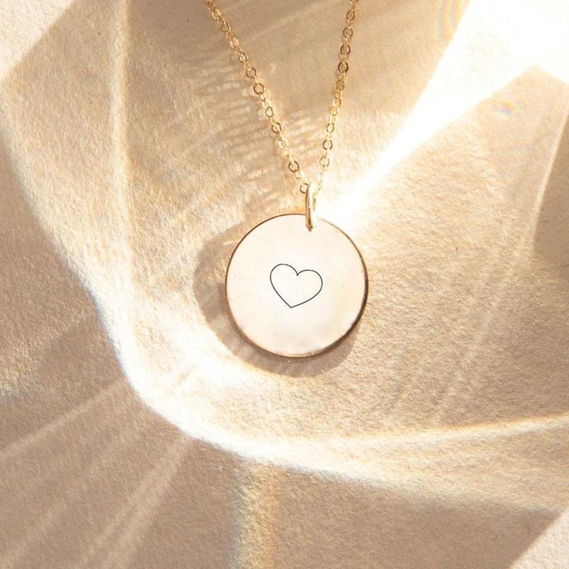 Elegant halskæde med vedhæng