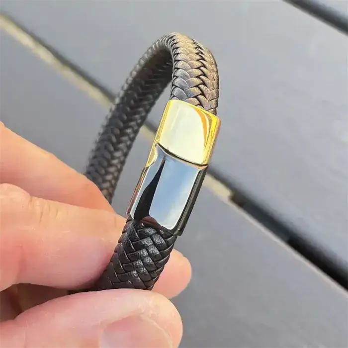 Elegant Herrearmbånd i Sort og Guld - Fiberlæder