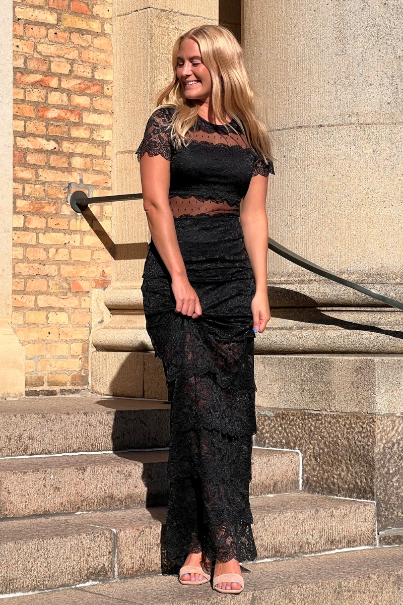 Loved By Lykke - Kjole - Isabella Ss Dress Long Lace - Black
