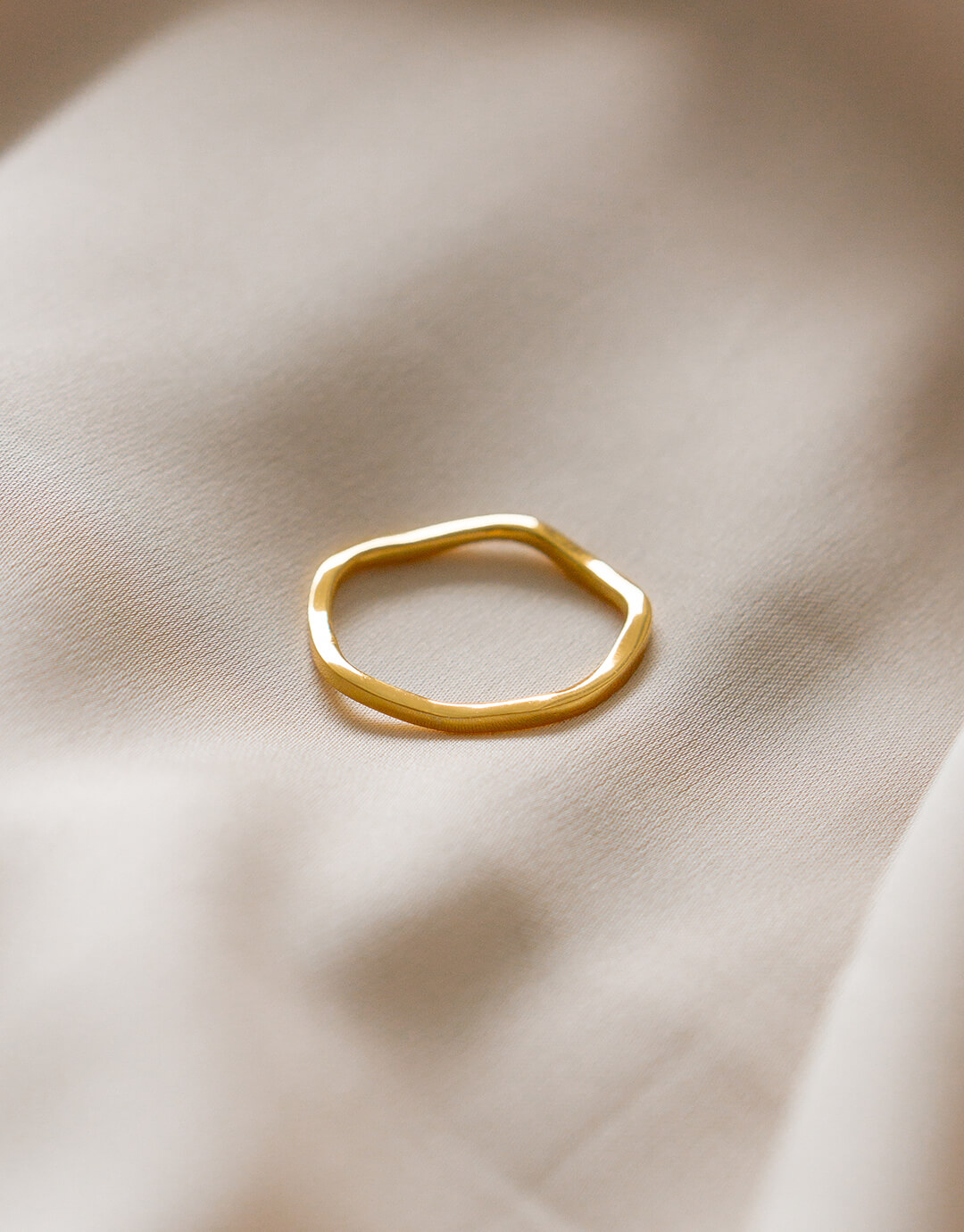 Lara - Guld Ring fra Jewel Box på tilbud!