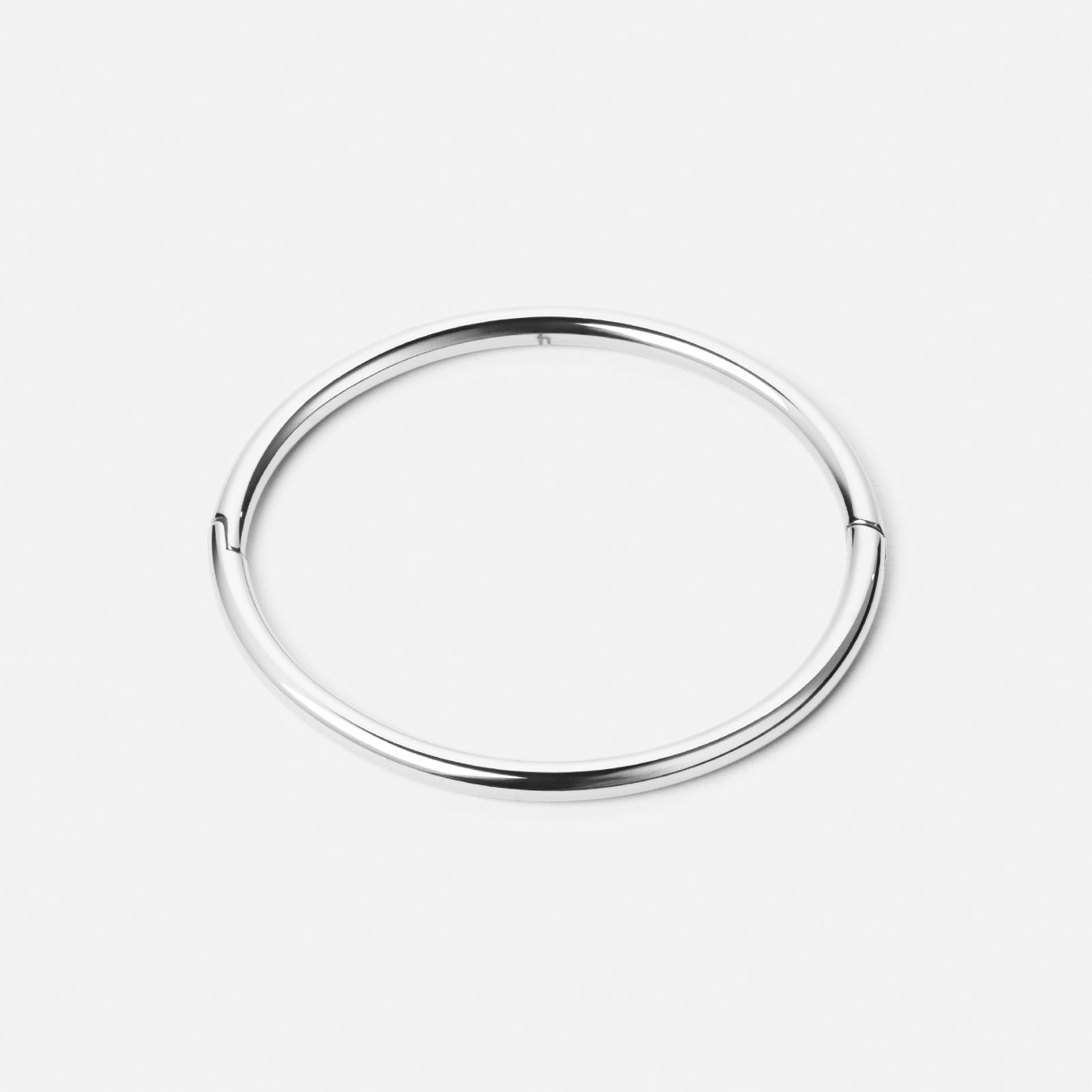 Klassisk Sølvfarvet Bangle fra Josephine Nord