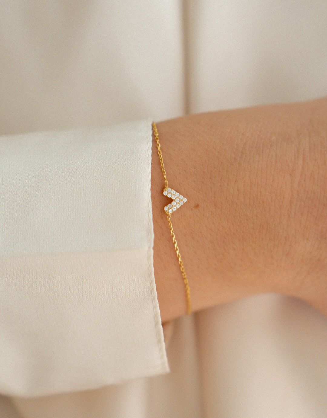 Enya - Guld Hjerte Armbånd til Fantastisk Pris!