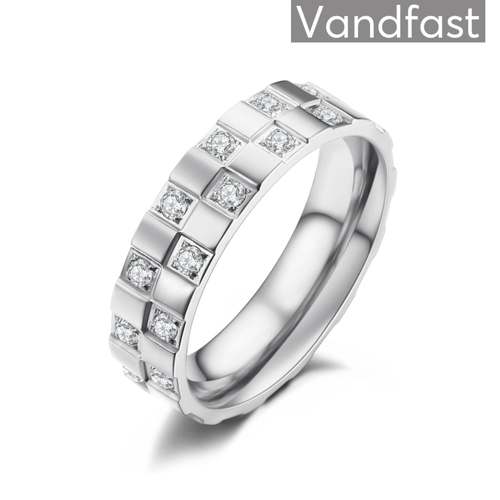 Annebrauner Chess Hvid Ring – Vandfast Smykke til Hverdagen