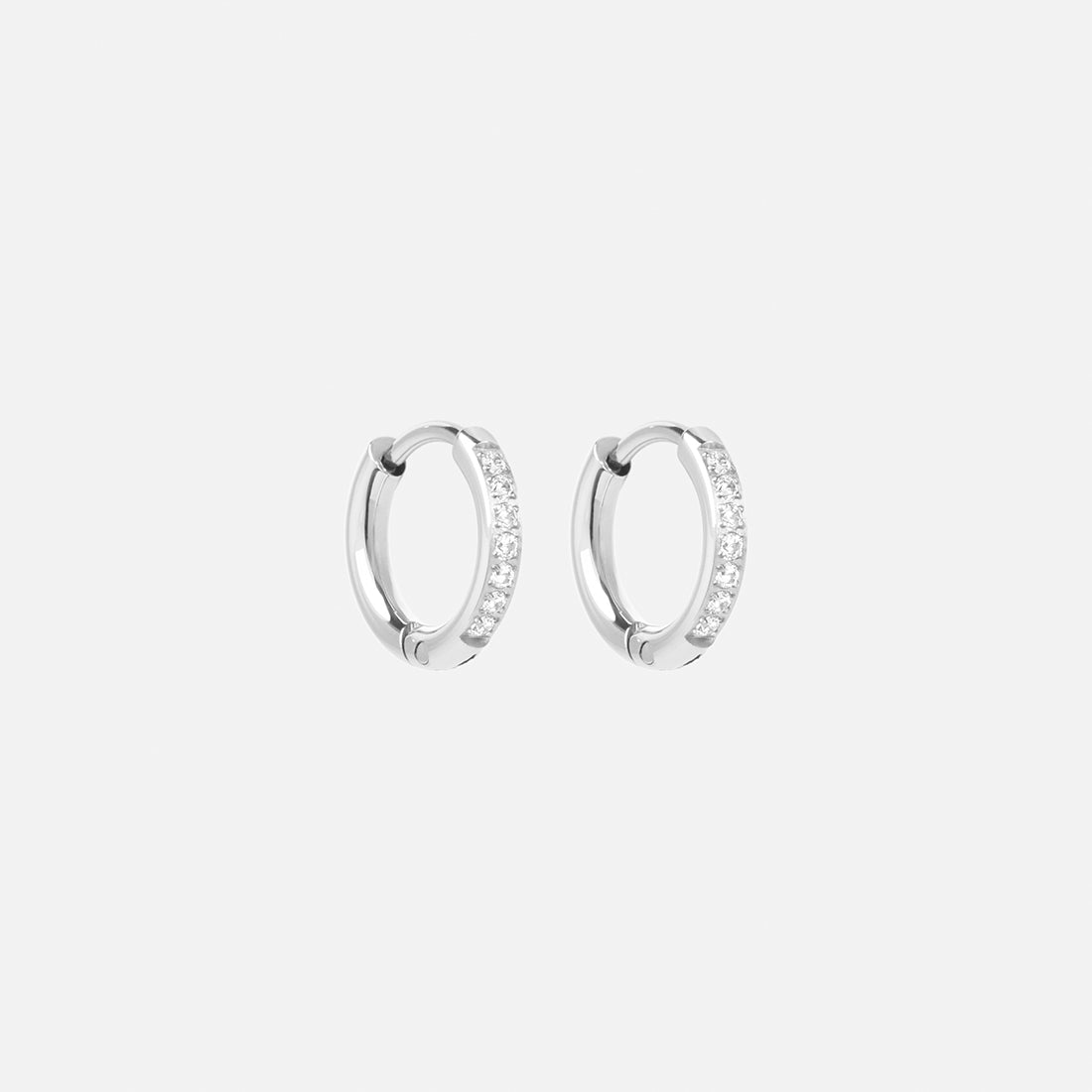 Sølvfarvede Zircon øreringe - Elegant design til enhver lejlighed