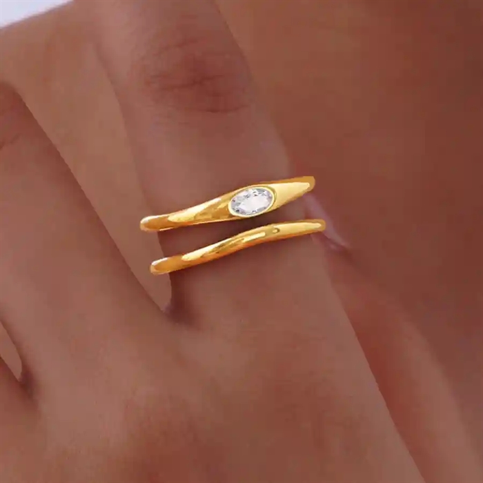 Elegant Bølge Ring i Forgyldt Stål med Oval CZ Sten